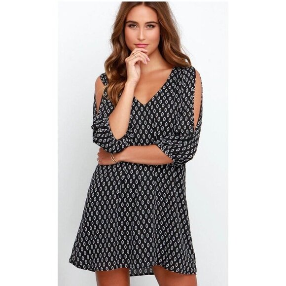 Lulus Shifting Dears Cold Shoulder Shift Black & White Print Dress Small, Lined - Picture 1 of 12